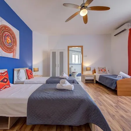 Spacious 4 Bedroom In The Heart Of St Julians By Shortletsmalta Vakantiehuis